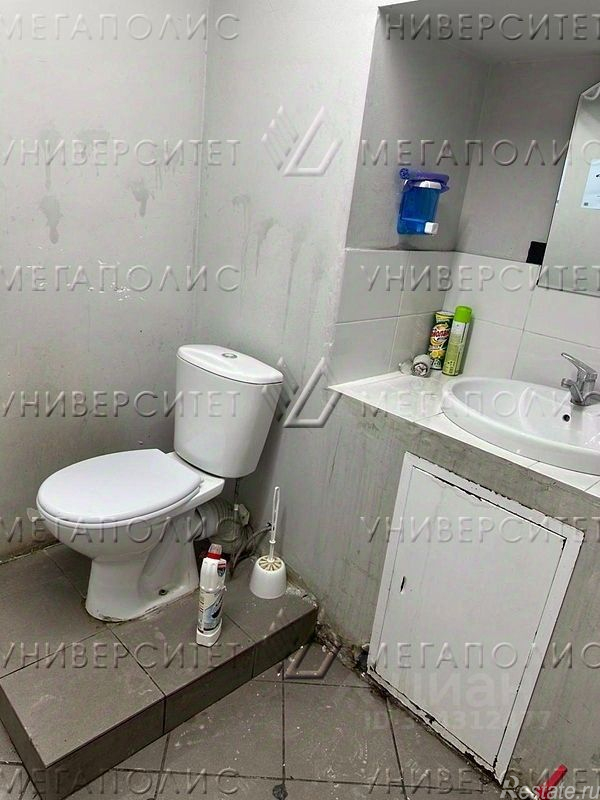 Продажа торгового помещения пр-кт Будённого,  д. 23