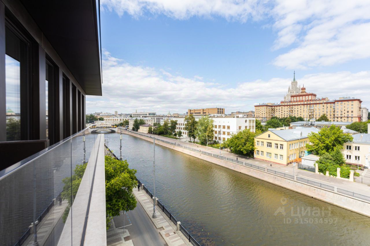 Продажа 6-комн квартиры на вторичном рынке Озерковская набережная, 6