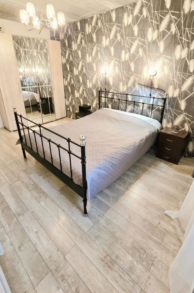 Продажа 2-комн квартиры на вторичном рынке Гатчина, улица Хохлова, 8