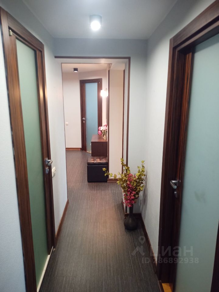 Аренда 3-комн квартиры на вторичном рынке Волочаевская улица, 8