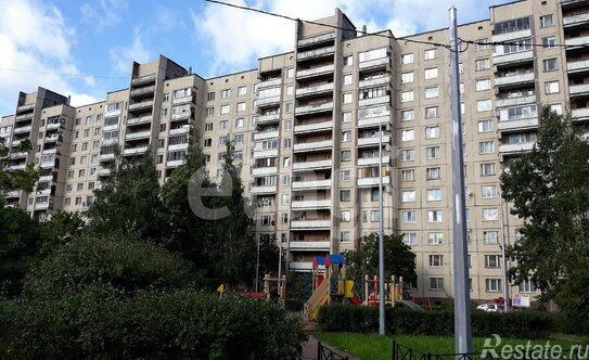 Продажа 1-комн квартиры на вторичном рынке улица Латышских Стрелков,  д. 11 к2