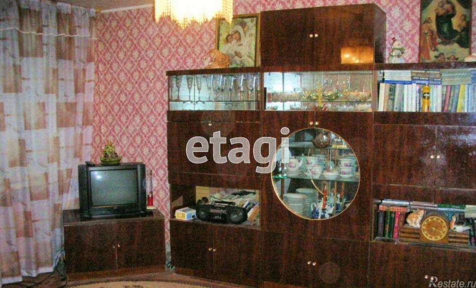 Продажа 2-комн квартиры на вторичном рынке Колпино, Заводской проспект,  д. 58