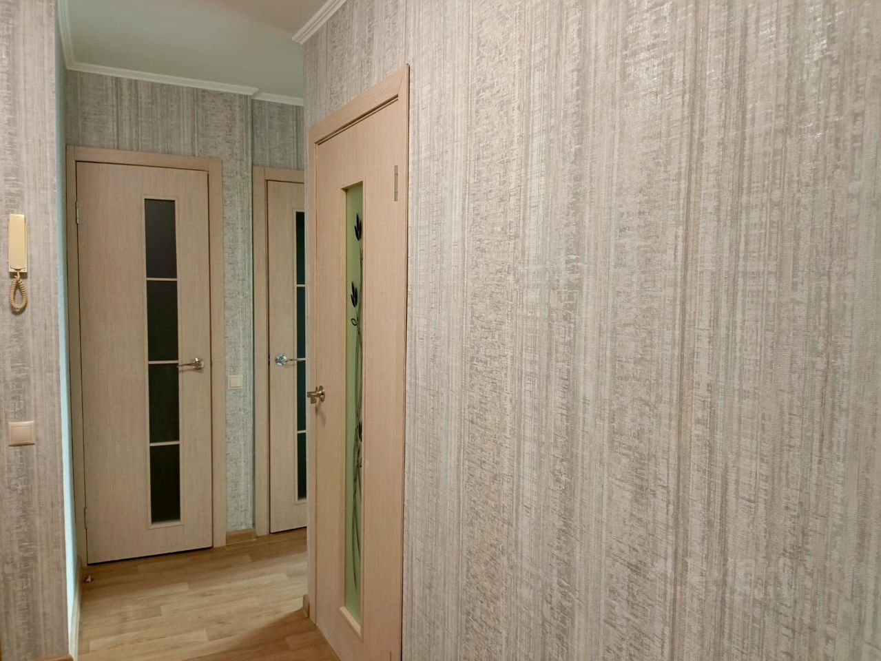 Продажа 3-комн квартиры на вторичном рынке пос. Любучаны, улица Спортивная, 1