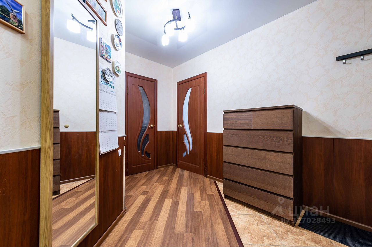 Продажа 2-комн квартиры на вторичном рынке пос. Бугры, улица Полевая, 16