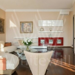 Продажа 4-комн квартиры на вторичном рынке Ленинский пр-кт,  д. 106 к1