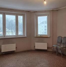 Продажа 2-комн квартиры на вторичном рынке улица Новаторов,  д. 10 к2