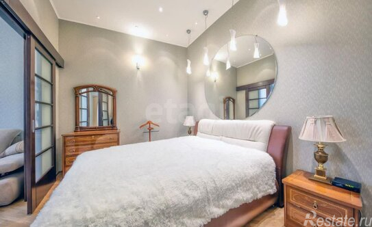 Продажа 2-комн квартиры на вторичном рынке Каменноостровский пр-кт,  д. 34