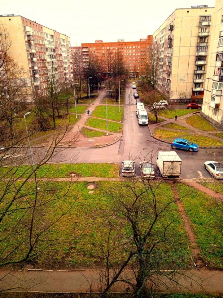 Продажа 3-комн квартиры на вторичном рынке Колпино, Раумская улица, 11