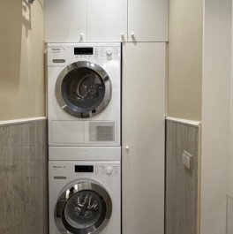 Продажа 4-комн квартиры на вторичном рынке улица Адмирала Трибуца,  д. 10