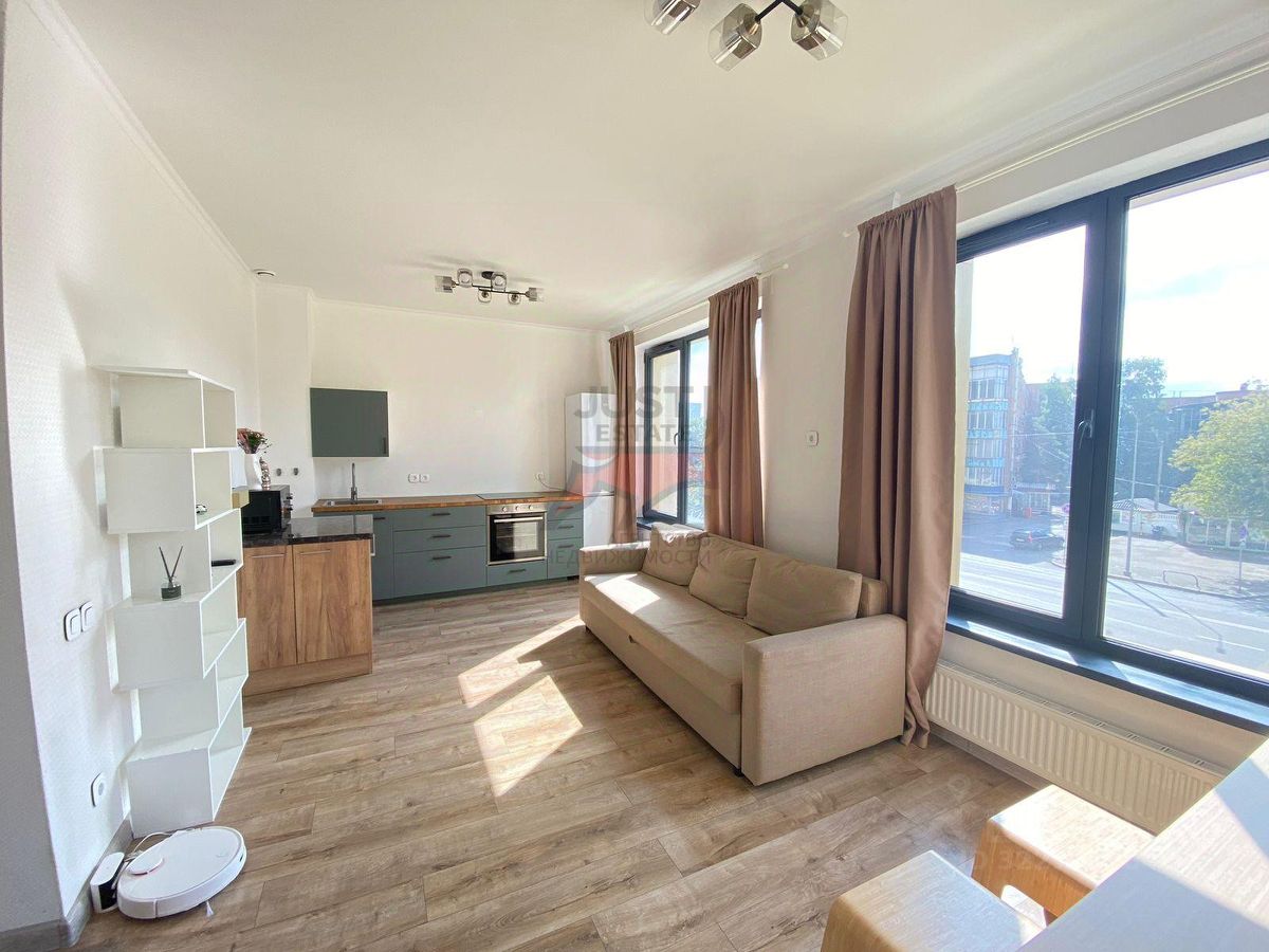 Продажа 2-комн квартиры на вторичном рынке Беломорская улица, 23