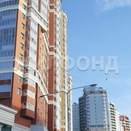 Продажа 3-комн квартиры на вторичном рынке ул Кустодиева,  д. 7,  к. 1
