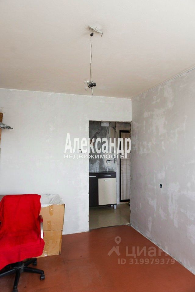 Продажа 2-комн квартиры на вторичном рынке улица Тамбасова, 6К1