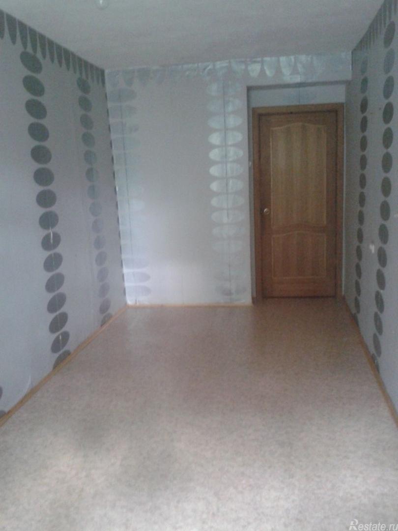 Продажа 3-комн квартиры на вторичном рынке Павловск г, Лебединая ул ,  д. 20