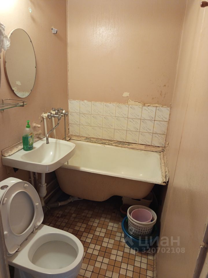 Продажа 2-комн квартиры на вторичном рынке Нагорный бульвар, 4К1