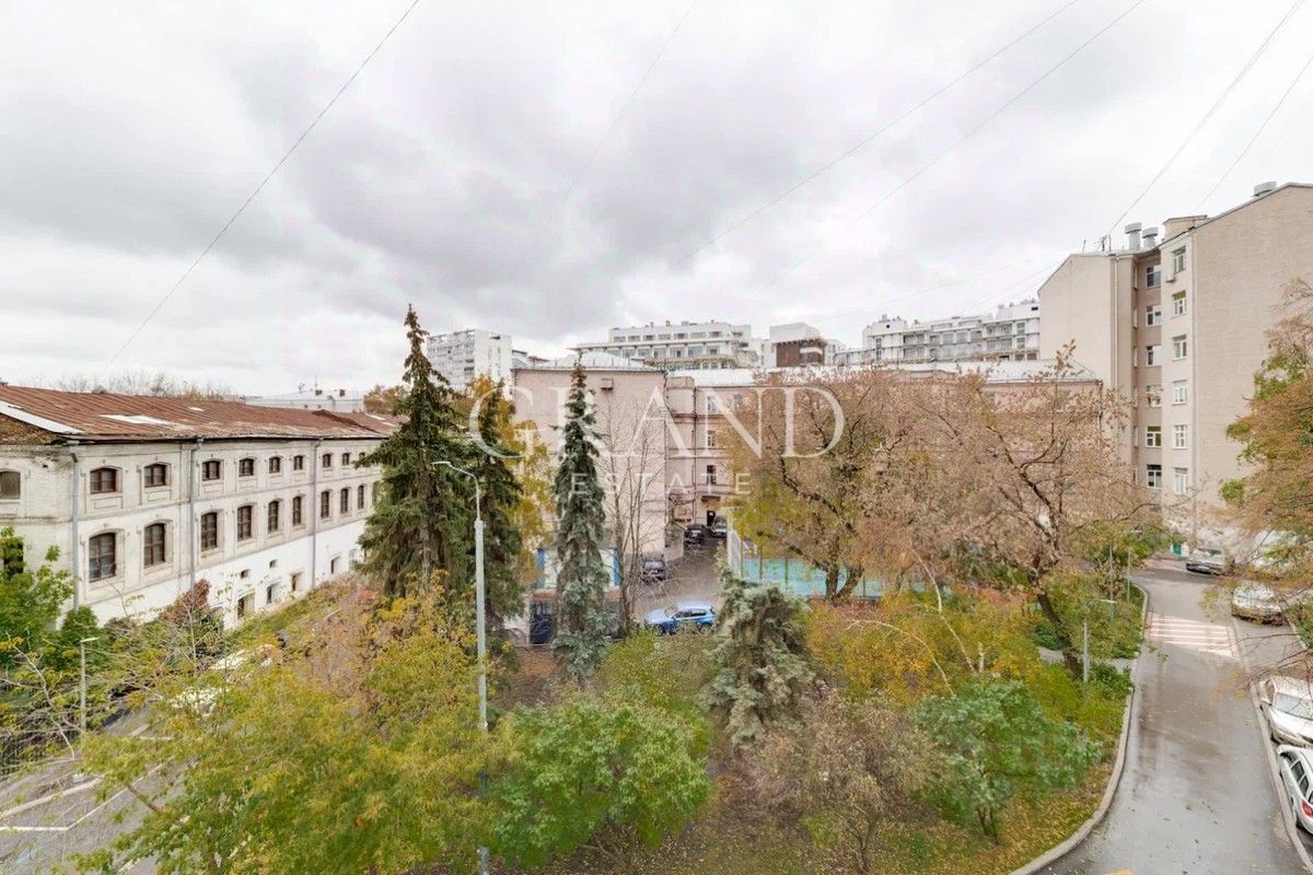 Продажа 6-комн квартиры на вторичном рынке улица Большая Якиманка, 17/2С2