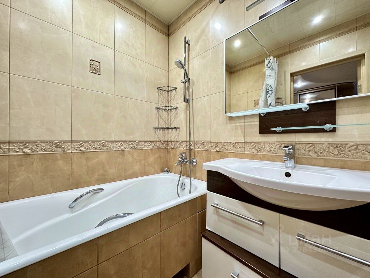Продажа 3-комн квартиры на вторичном рынке 115-й кв-л, Люберцы, улица Авиаторов,  д. 4к2