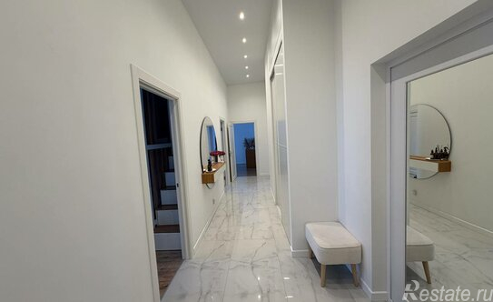 Продажа 3-комн квартиры на вторичном рынке Шушары п,  д. 8 с2