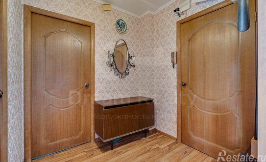 Продажа 2-комн квартиры на вторичном рынке Зюзинская улица,  д. 8