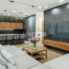 Продажа 4-комн квартиры на вторичном рынке Мосфильмовская улица,  д. 1А