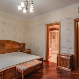 Продажа 4-комн квартиры на вторичном рынке Якиманка Б. ул,  д. 26