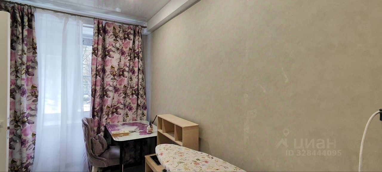 Продажа 3-комн квартиры на вторичном рынке Заневский проспект, 51