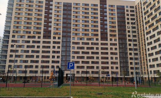 Продажа 2-комн квартиры на вторичном рынке Железнодорожный, улица Поликахина