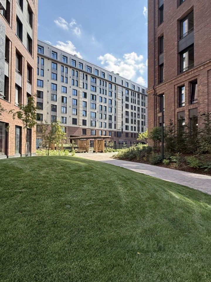 Продажа 2-комн квартиры на вторичном рынке улица Стахановцев, 1