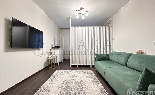 Продажа 1-комн квартиры на вторичном рынке улица Оптиков,  д. 52 к2 литВ