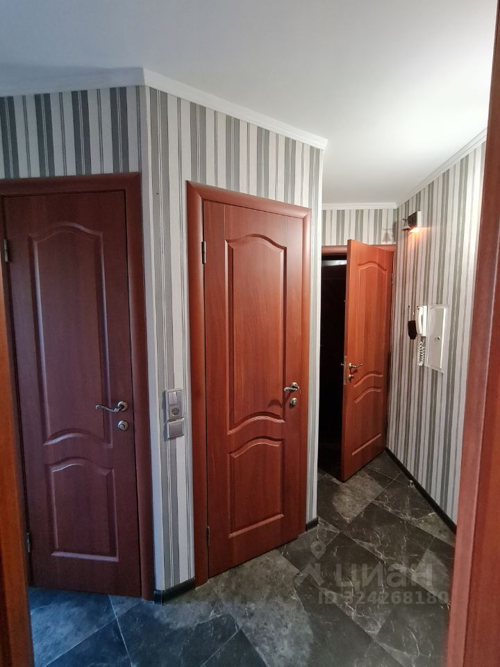 Продажа 2-комн квартиры на вторичном рынке Петергоф, Озерковая улица, 39