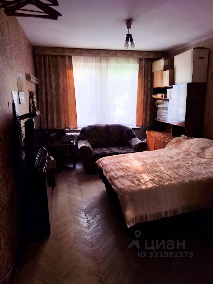 Продажа 2-комн квартиры на вторичном рынке Монино пгт, улица Маслова, 3