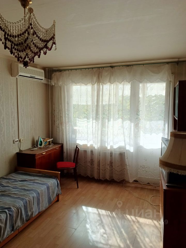 Продажа 1-комн квартиры на вторичном рынке Школьная улица, 126к2