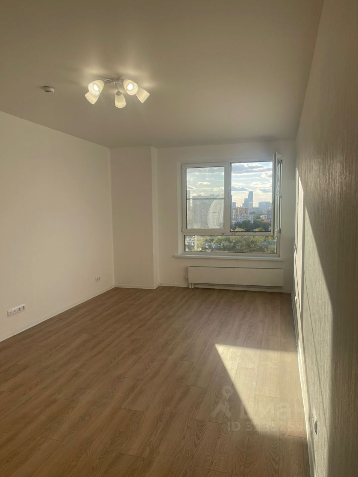 Продажа 2-комн квартиры на вторичном рынке улица Годовикова, 11А