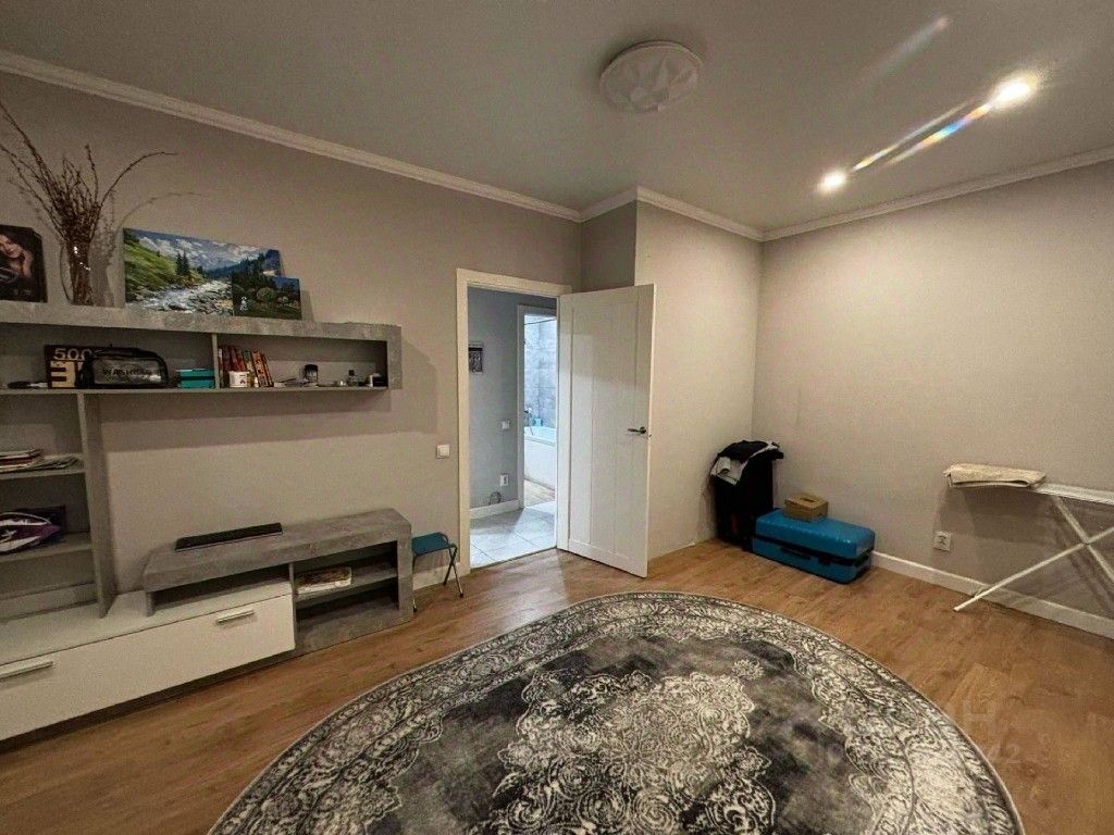 Продажа 1-комн квартиры на вторичном рынке пос. Янино-1, улица Голландская, 5