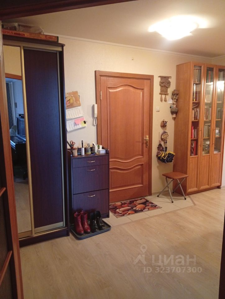 Продажа 2-комн квартиры на вторичном рынке пос. Шушары, Детскосельский тер., улица Центральная, 8к2