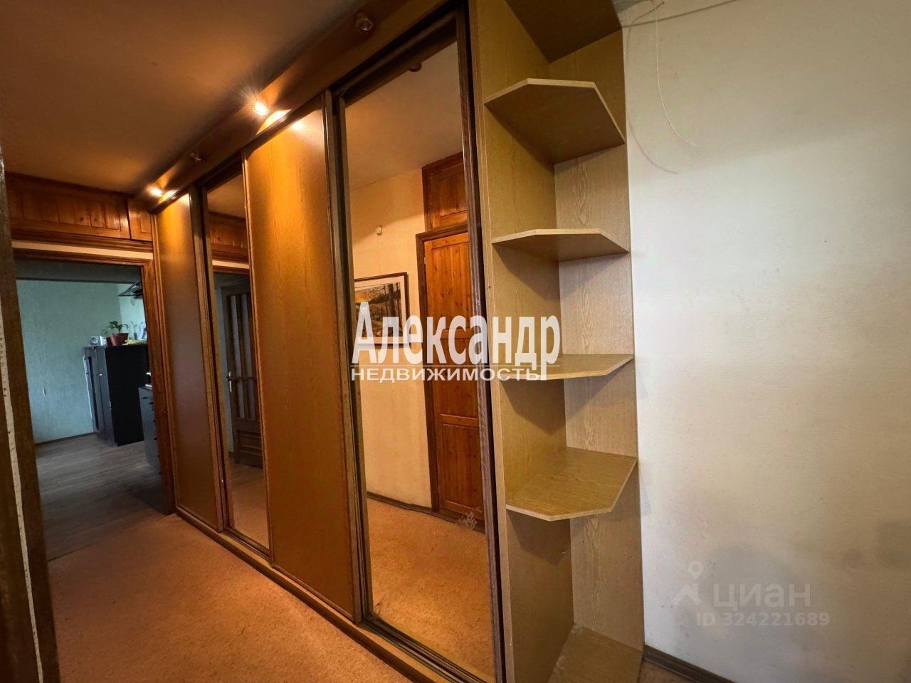 Продажа 3-комн квартиры на вторичном рынке Софийская улица, 48К1