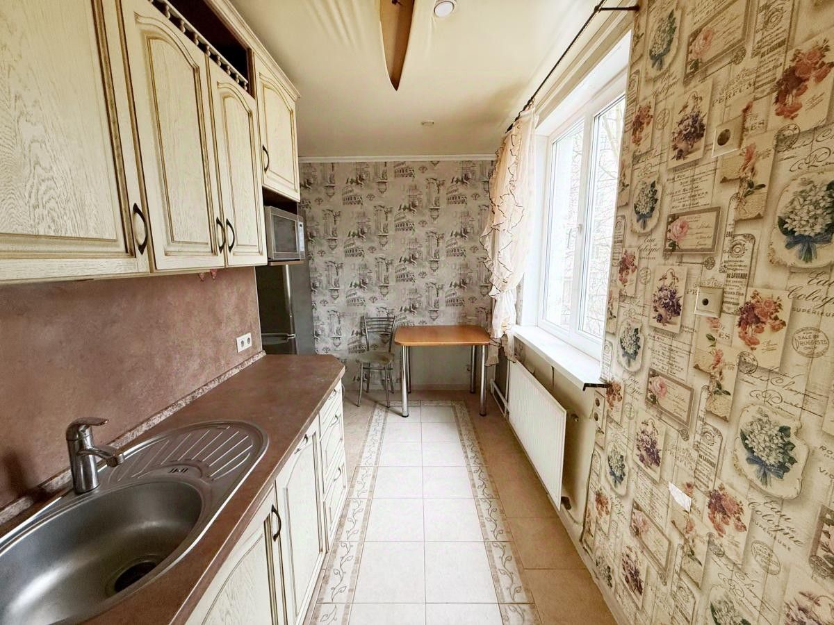 Продажа 3-комн квартиры на вторичном рынке Загребский бульвар, 31/5