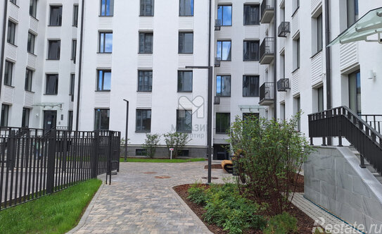 Продажа 2-комн квартиры на вторичном рынке Зеленогорская улица,  д. 3