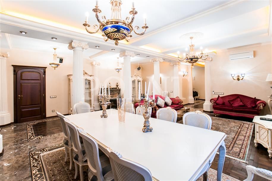 Продажа 3-комн квартиры на вторичном рынке улица Новаторов, 8К2