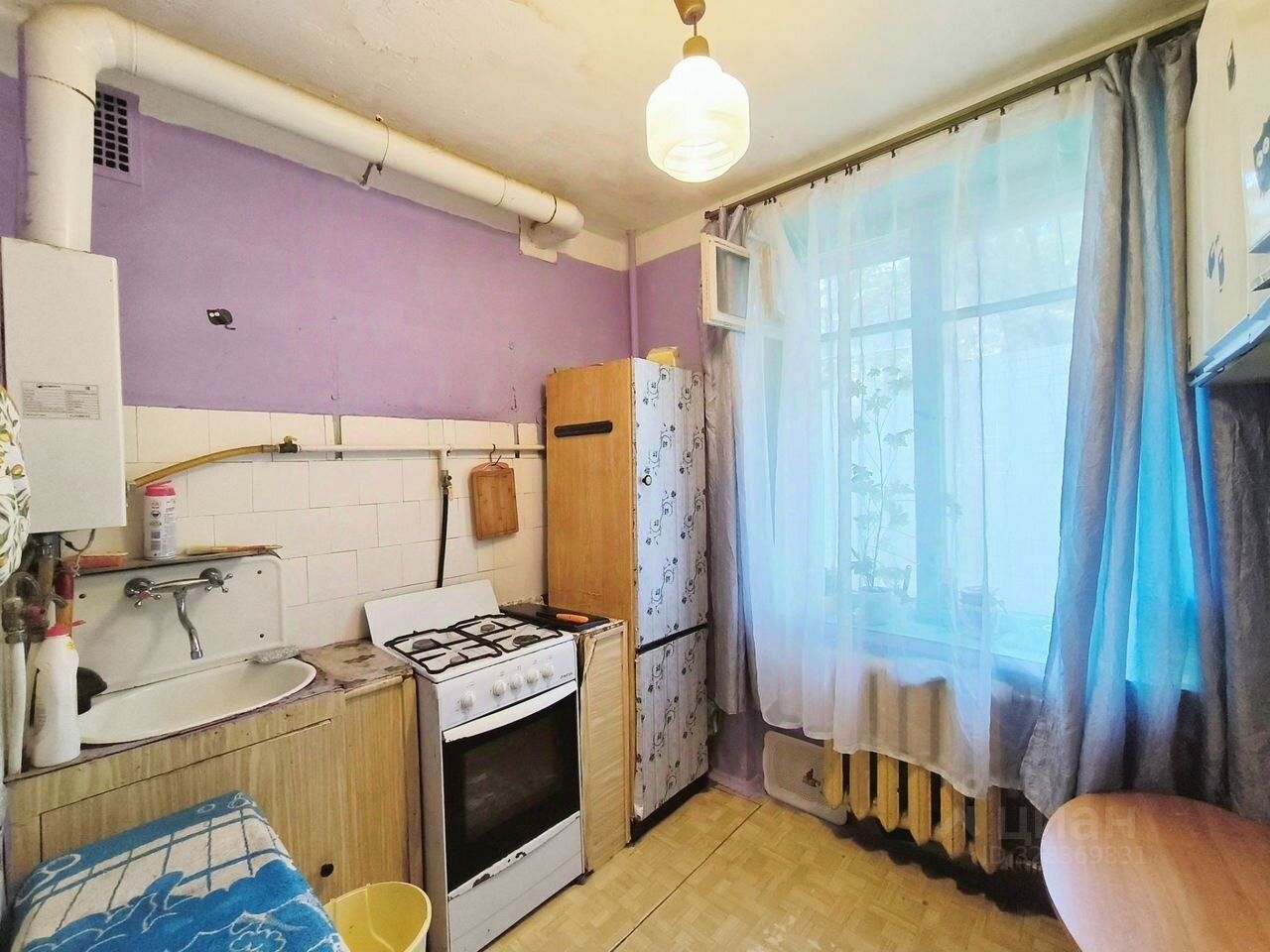 Продажа 2-комн квартиры на вторичном рынке пос. Стрельна, улица Гоголя,  д. 7