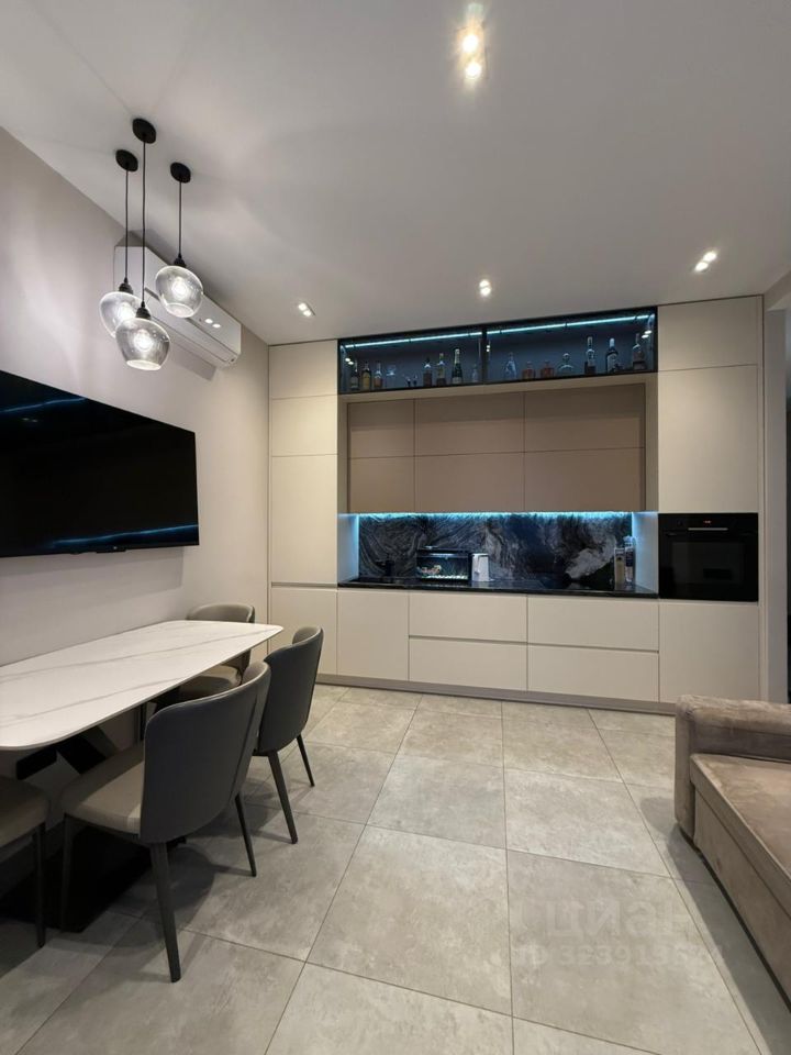 Продажа 2-комн квартиры на вторичном рынке улица Авиаконструктора Сухого, 2к1