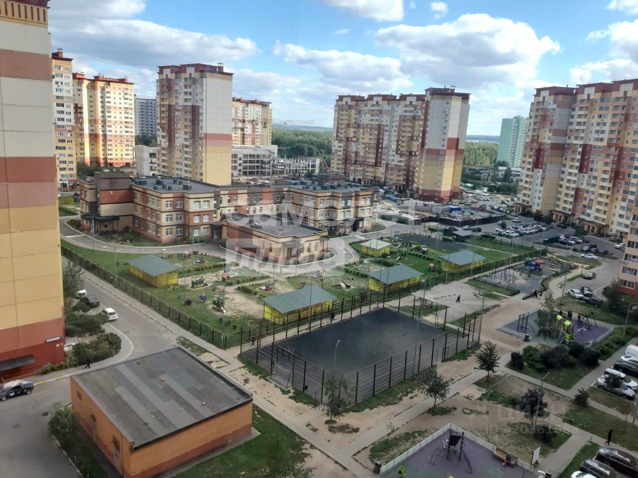 Продажа 3-комн квартиры на вторичном рынке Новые Островцы мкр, д. Островцы, улица Баулинская, 4