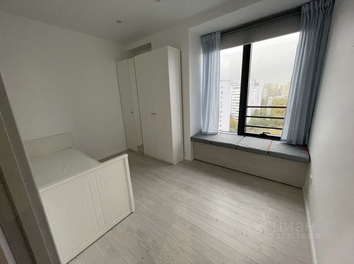 Аренда 3-комн квартиры на вторичном рынке Мосфильмовская улица, 74Б