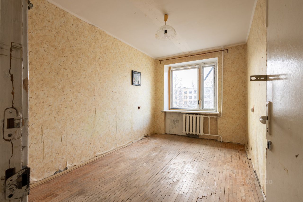 Продажа 4-комн квартиры на вторичном рынке Бухарестская улица, 23К1