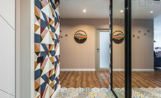 Продажа 3-комн квартиры на вторичном рынке ул Михайлова,  д. 30А,  к. 4