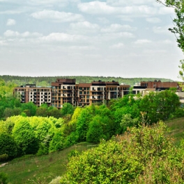 Продажа 2-комн квартиры на вторичном рынке Новогорск, ул Заречная,  д. 3,  к. 1