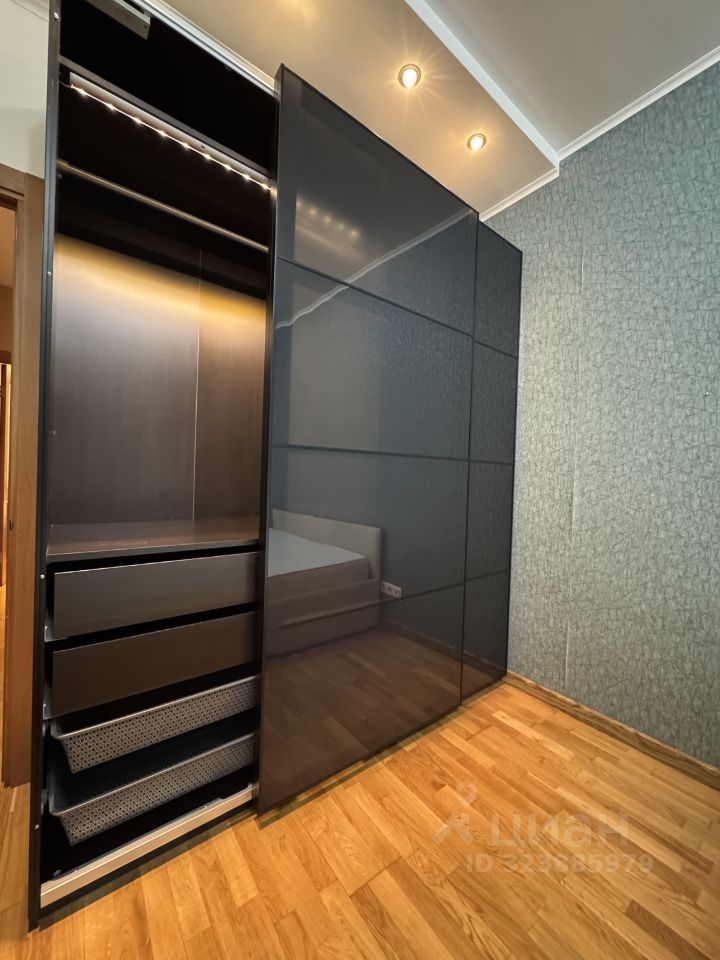 Продажа 3-комн квартиры на вторичном рынке Пулковская улица, 10к1