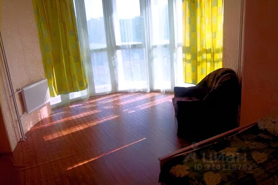 Продажа 2-комн квартиры на вторичном рынке улица Орджоникидзе, 59к2