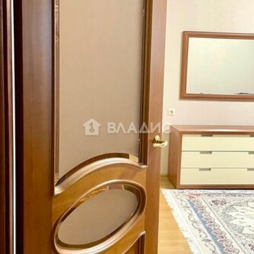 3-комн квартира улица Черняховского,  д. 32