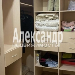 Продажа 2-комн квартиры на вторичном рынке Петергофское ш,  д. 72 к4