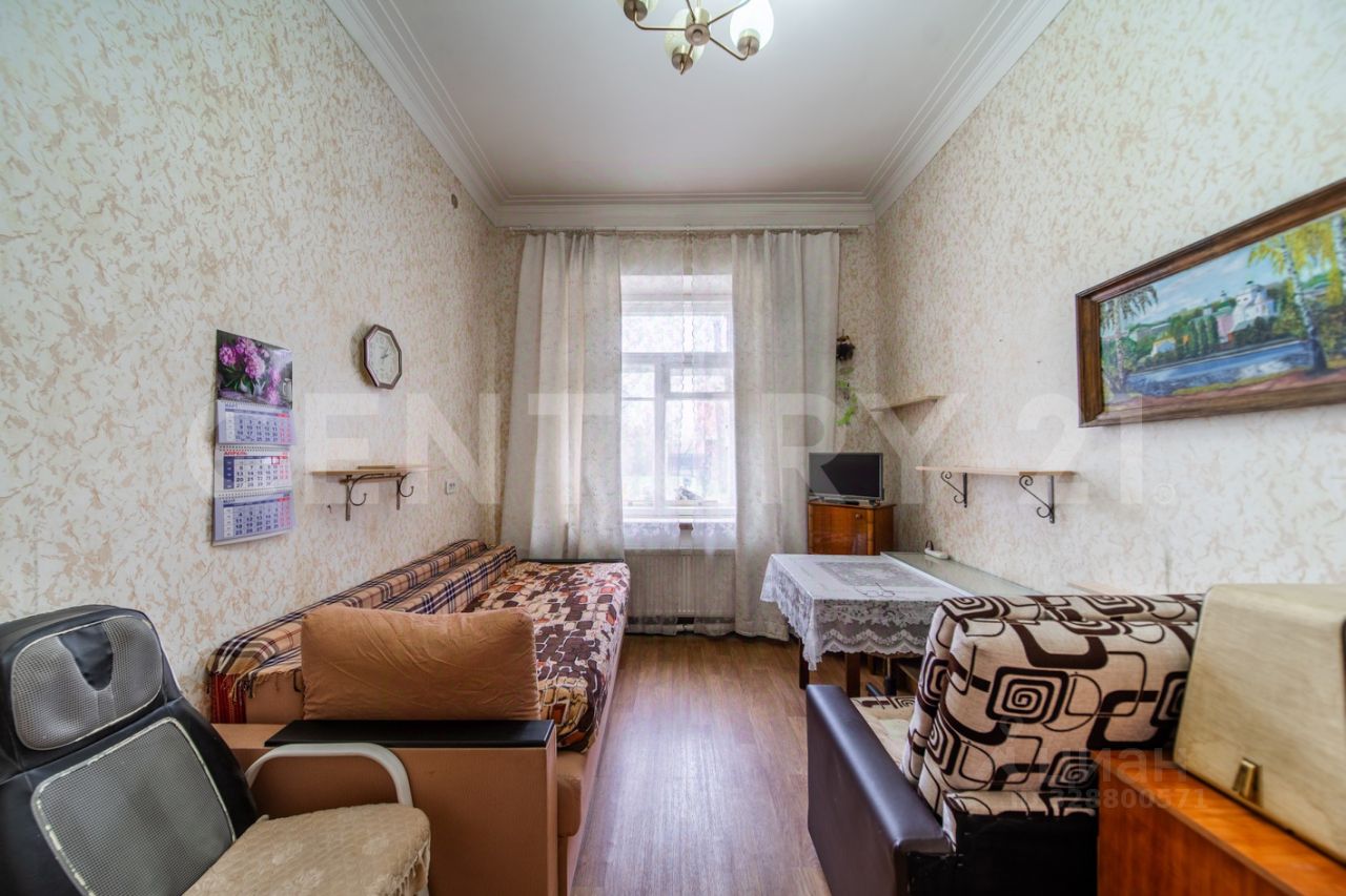 Продажа 4-комн квартиры на вторичном рынке улица Пилотов, 24